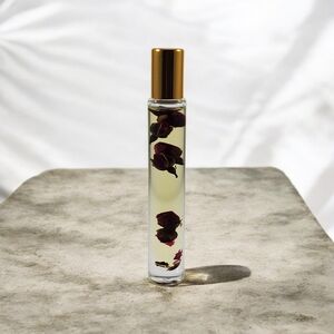 NWT Roll-on Body Oil ROSE - 100% Natural Absolutes - No Synthetics